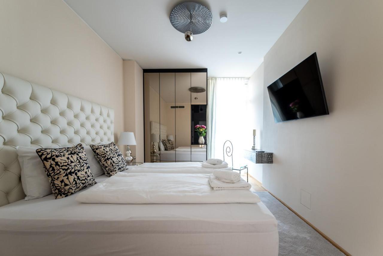 Exclusive 2Br Skyline Penthouse By Hm Apartment Vienna Exterior photo