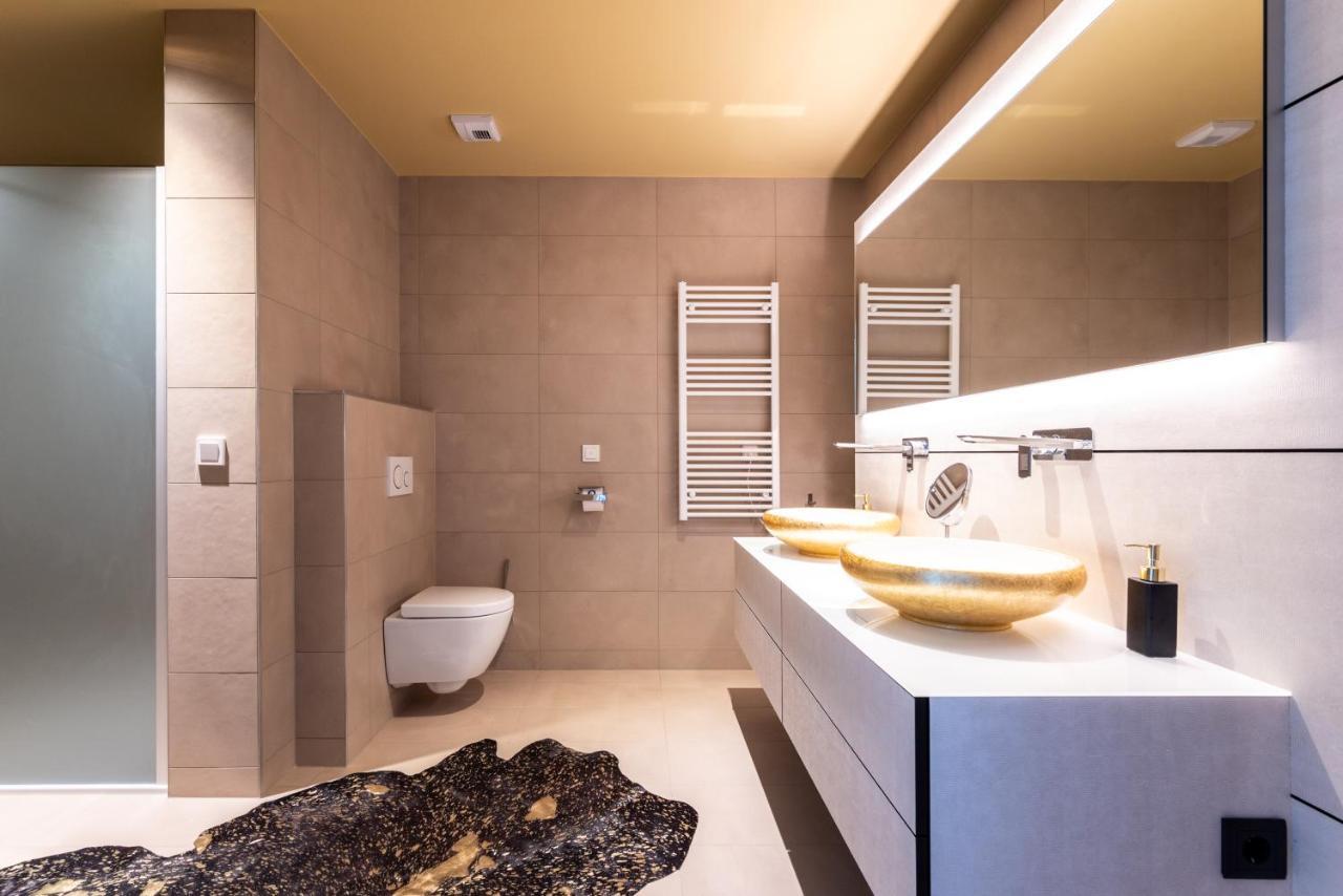 Exclusive 2Br Skyline Penthouse By Hm Apartment Vienna Exterior photo