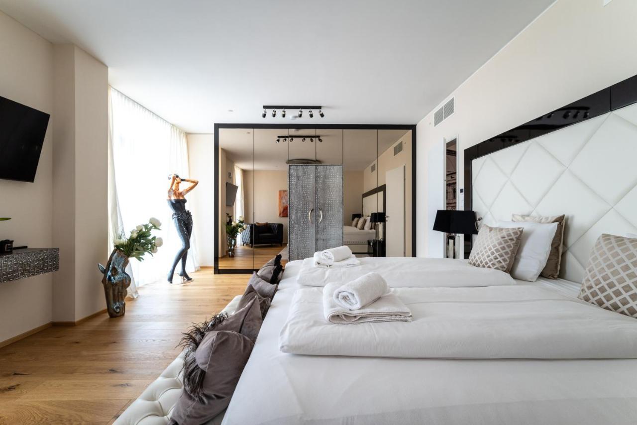 Exclusive 2Br Skyline Penthouse By Hm Apartment Vienna Exterior photo
