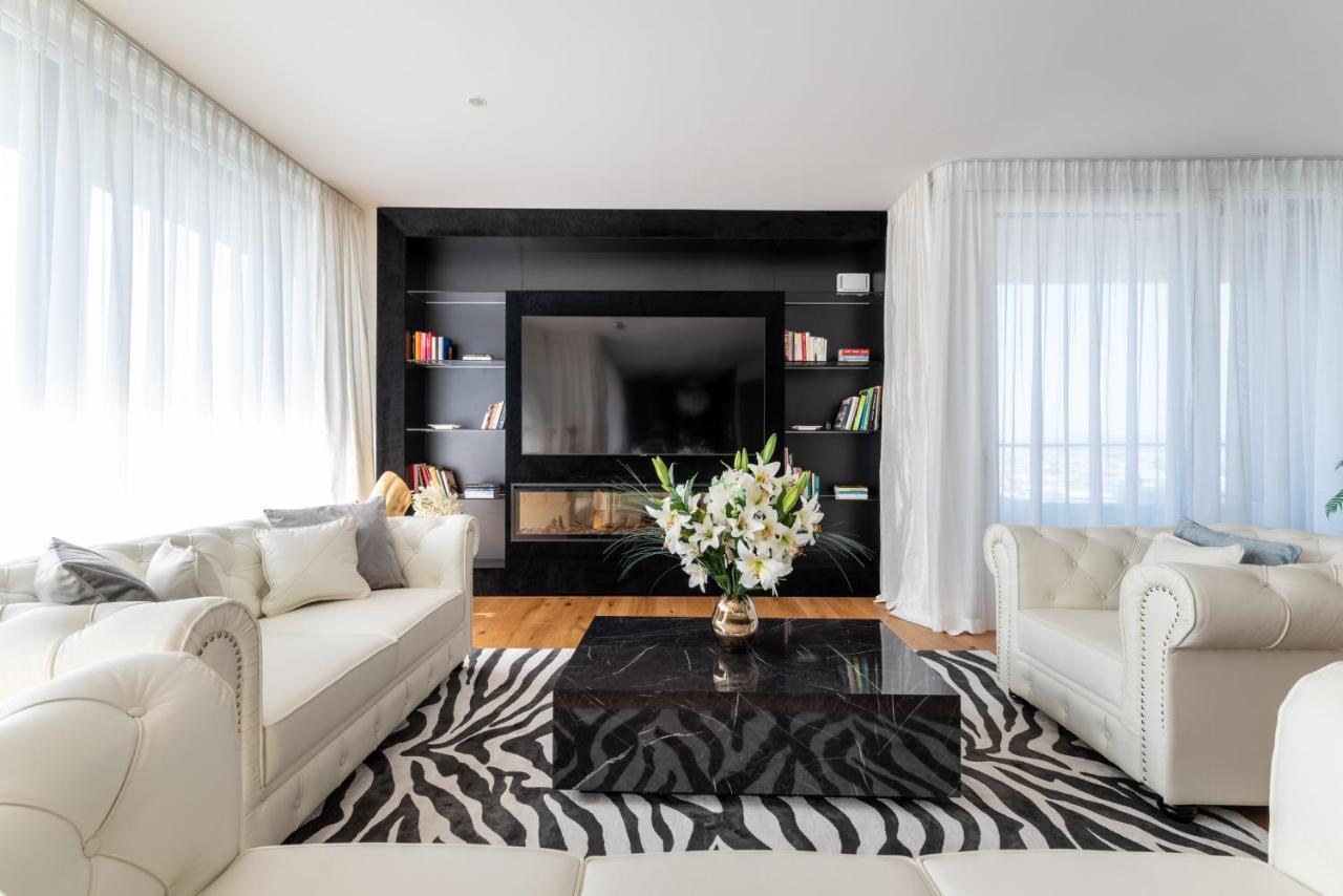 Exclusive 2Br Skyline Penthouse By Hm Apartment Vienna Exterior photo