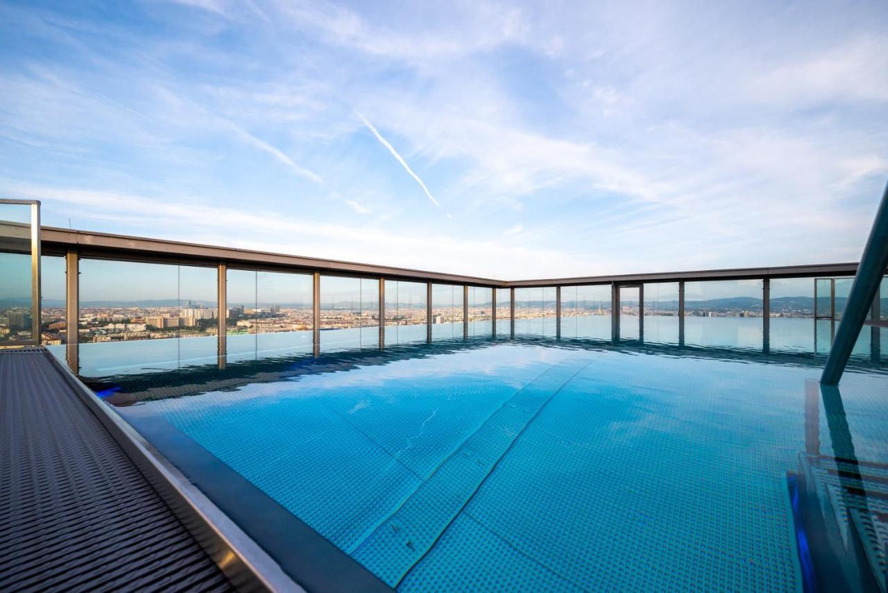 Exclusive 2Br Skyline Penthouse By Hm Apartment Vienna Exterior photo