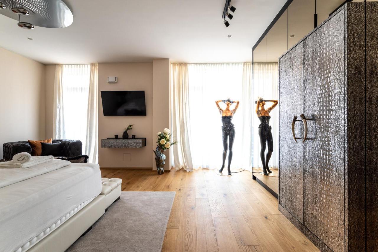 Exclusive 2Br Skyline Penthouse By Hm Apartment Vienna Exterior photo