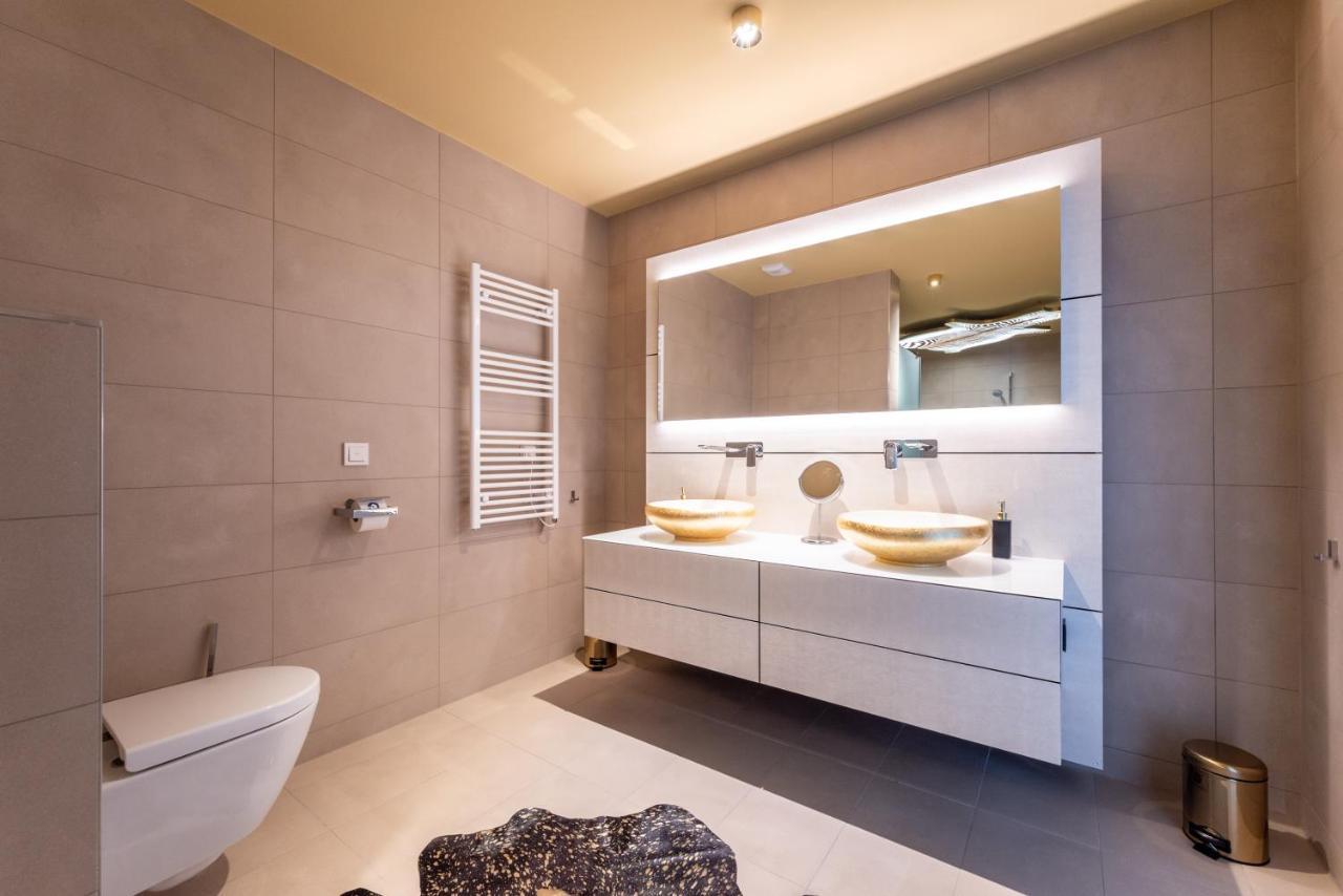 Exclusive 2Br Skyline Penthouse By Hm Apartment Vienna Exterior photo