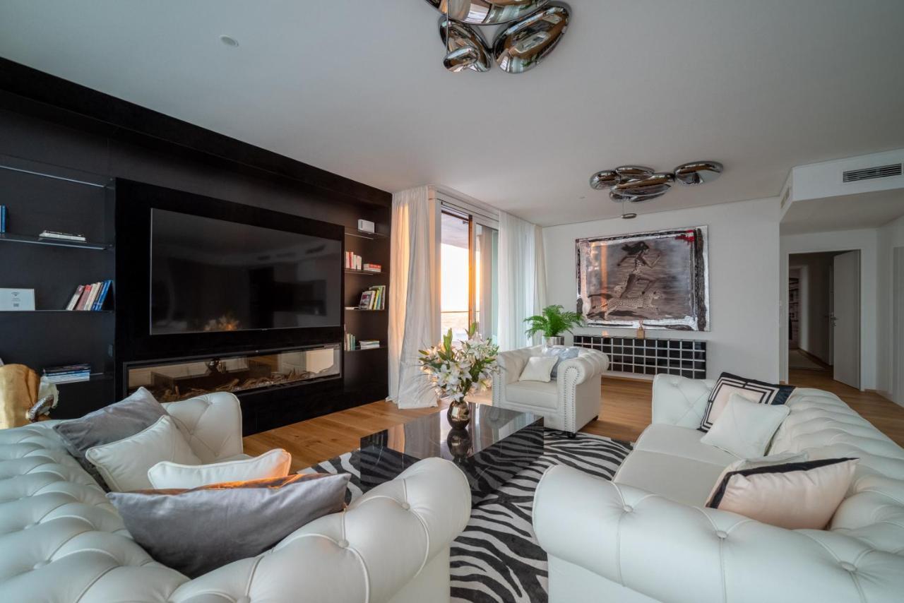Exclusive 2Br Skyline Penthouse By Hm Apartment Vienna Exterior photo