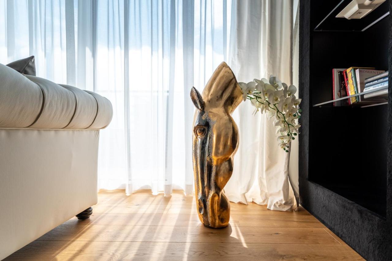 Exclusive 2Br Skyline Penthouse By Hm Apartment Vienna Exterior photo