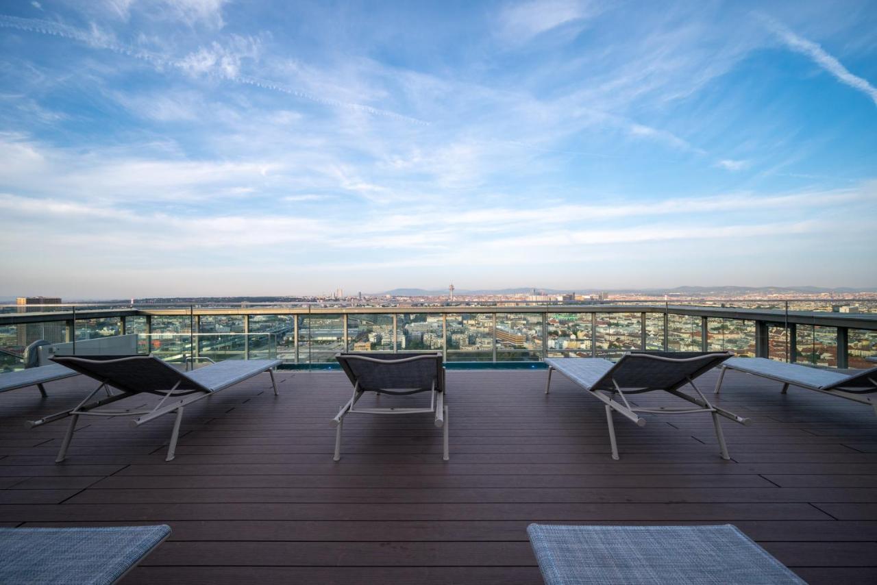 Exclusive 2Br Skyline Penthouse By Hm Apartment Vienna Exterior photo