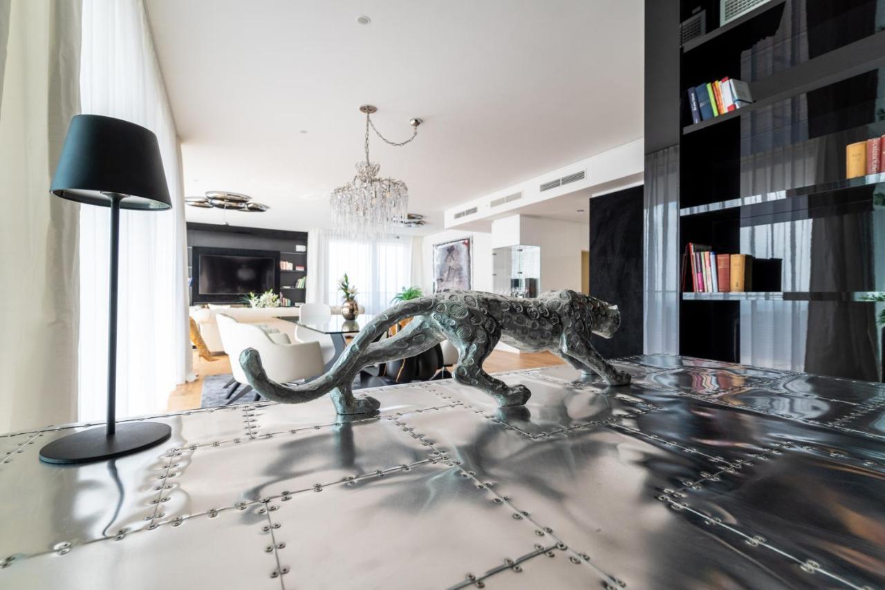 Exclusive 2Br Skyline Penthouse By Hm Apartment Vienna Exterior photo